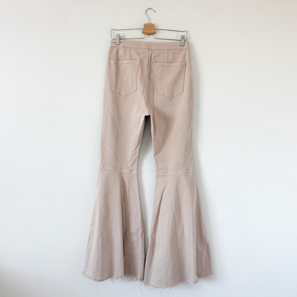We The Free Just Float On Flare Jeans Size 31 R - Picture 4 of 9